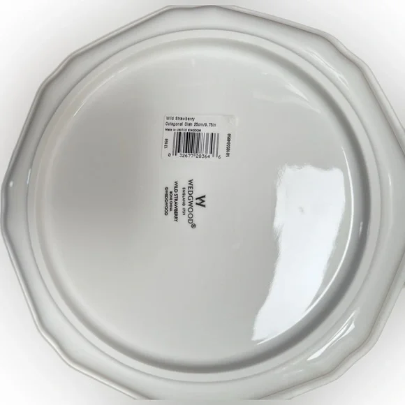 Wedgwood Wild Strawberry Plate - Picture 2 of 2